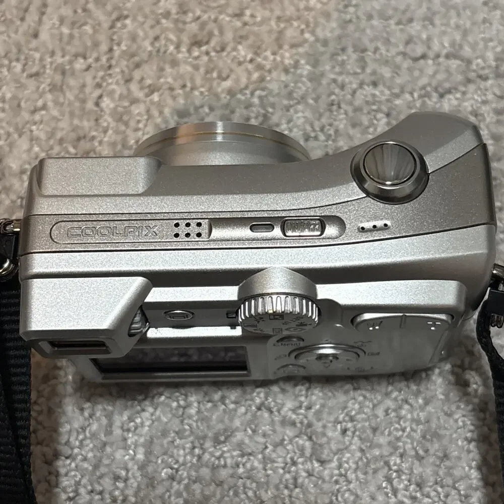 Nikon COOLPIX 4800 4.0MP Digital Camera - Silver